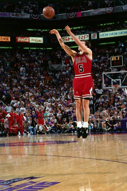 1993, John Paxson dei Chicago Bulls in un tiro da tre. Chicago Bulls vs Phoenix Suns (Nba)
